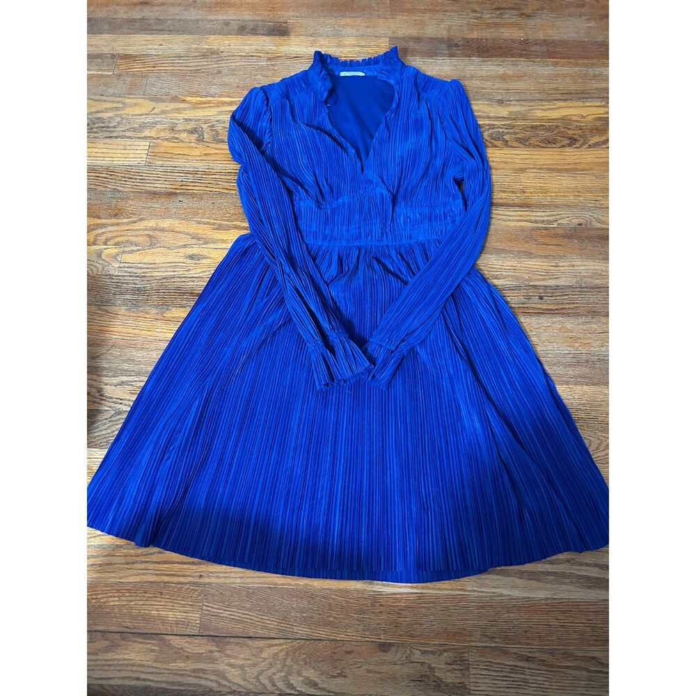 Vestique Size Large Dress